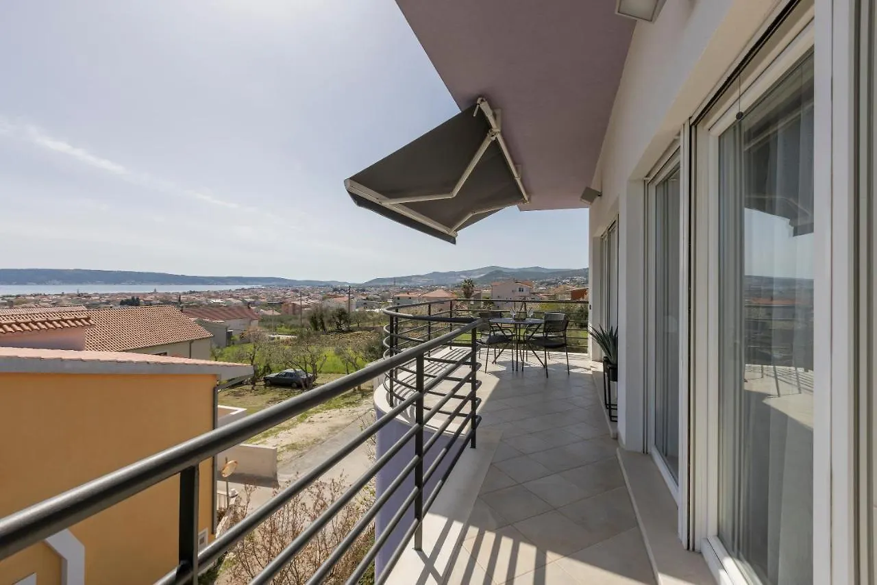 Villa House Matija Kaštel Stari