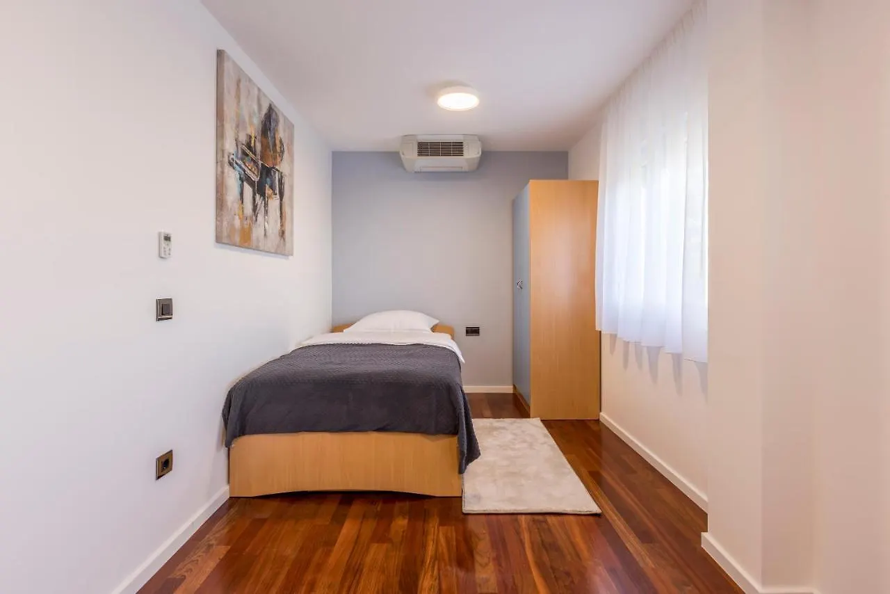 Villa House Matija Kaštel Stari 0*,