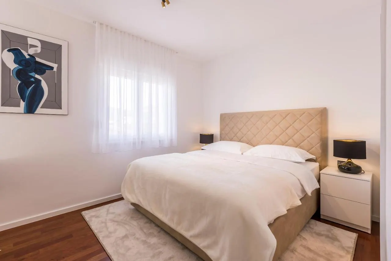 Villa House Matija Kaštel Stari 0*,